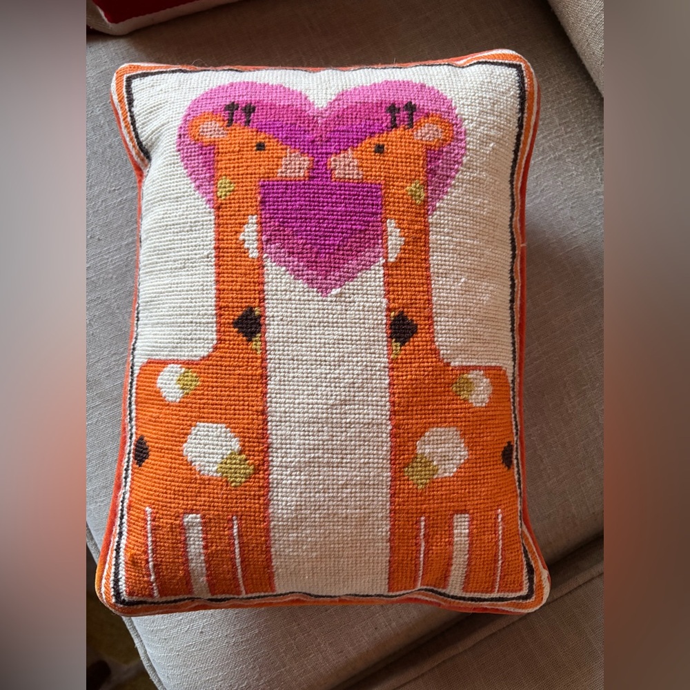 JONATHAN ADLER HTF Giraffe Heart Love needlepoint pillow 9x12